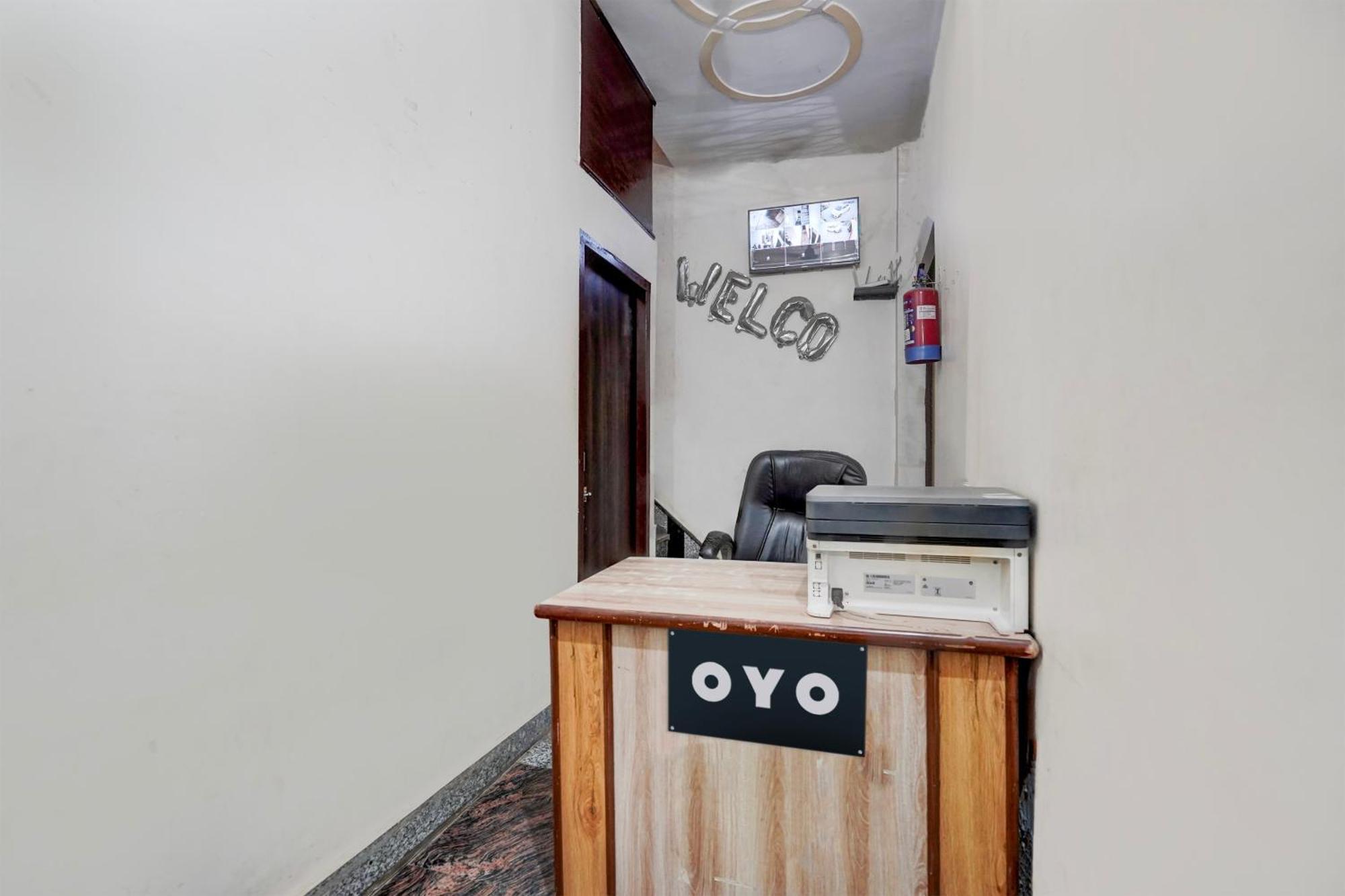 Oyo Hotel Maharaja Palace Мератх Экстерьер фото