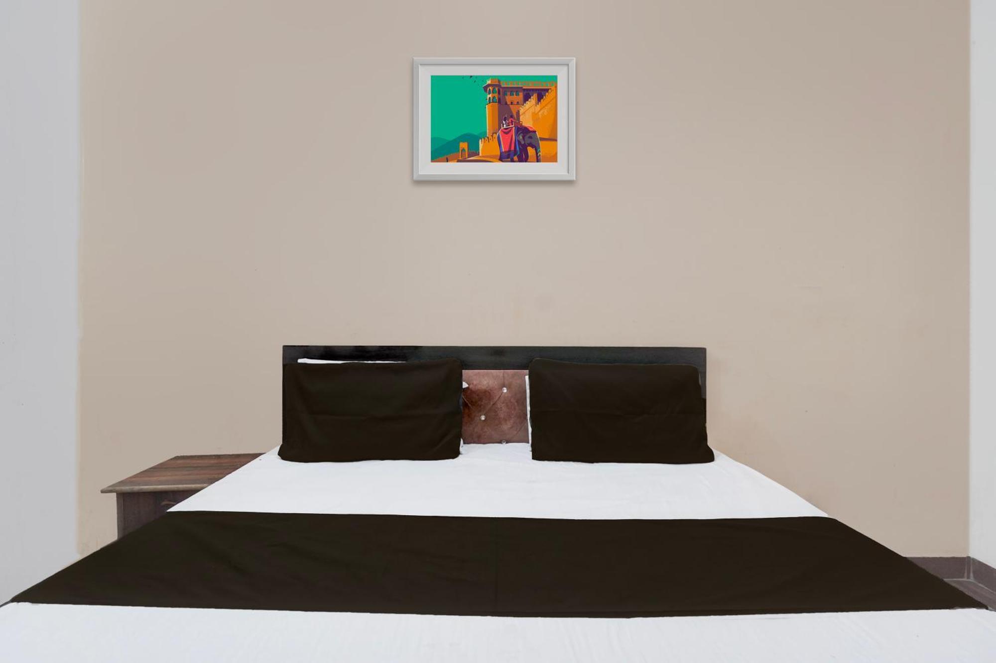 Oyo Hotel Maharaja Palace Мератх Экстерьер фото